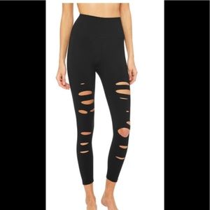 NWOT Alo 7/8 Warrior Leggings